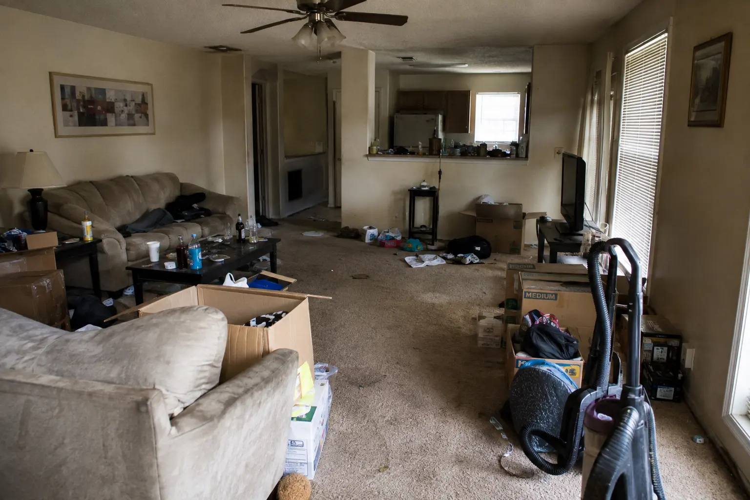 Sarasota property before Anchor Services foreclosure cleanouts — REO turnover in Sarasota — left-behind furniture, trash and debris removed and the home left broom-clean and listing-ready.